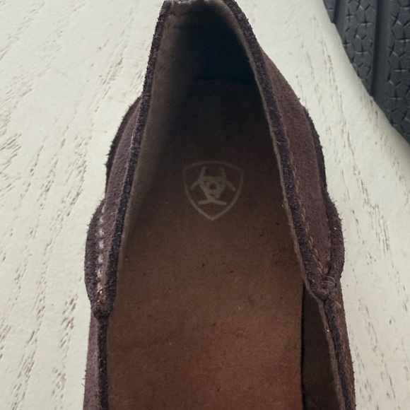 Ariat woman’s cruiser slip on shoes in chocolate chip suede cow print 9 NWT $95 - Picture 8 of 8